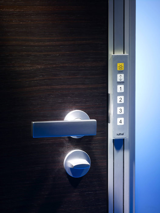 Türen und Aluminiumzargen